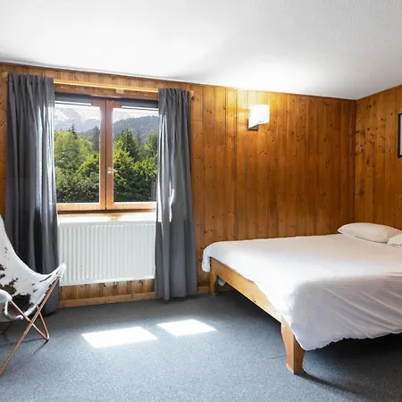 Fontaine Du Mont Blanc & Hotel 3*