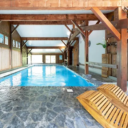 Fontaine Du Mont Blanc & Hotel Les Houches