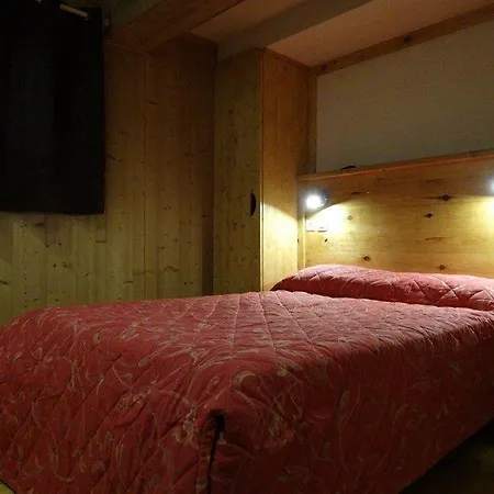 Fontaine Du Mont Blanc & Hotell Les Houches