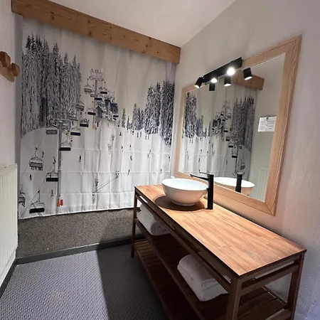 Fontaine Du Mont Blanc & Hotel Les Houches