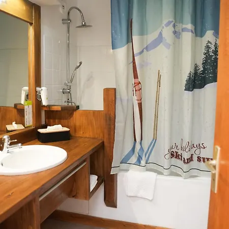Fontaine Du Mont Blanc & 3*