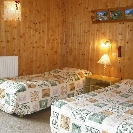 Fontaine Du Mont Blanc & Hotel Les Houches